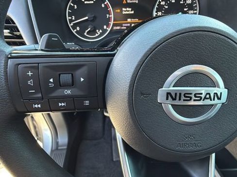 Used 2021 Nissan Rogue S image 19