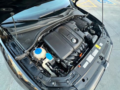 Used 2012 Volkswagen Passat 2.5 S FWD image 32