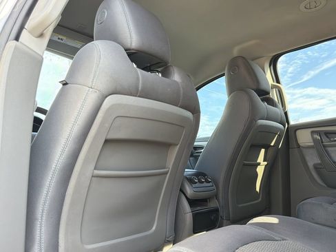 Used 2016 Chevrolet Traverse LT FWD image 15