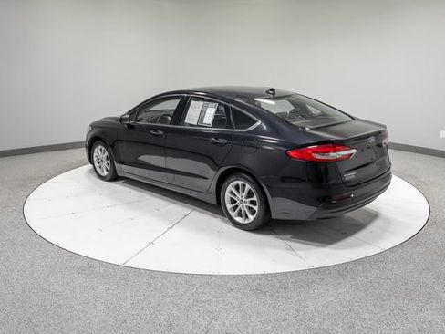 Used 2020 Ford Fusion SE FWD image 28