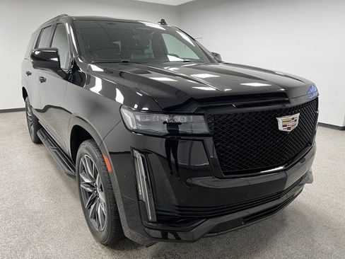 Used 2023 Cadillac Escalade Sport image 2