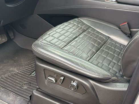 Used 2022 Cadillac Escalade ESV Sport Platinum w/ Heavy-Duty Trailer Package image 27