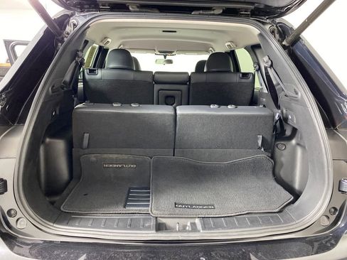 Used 2024 Mitsubishi Outlander SE image 27