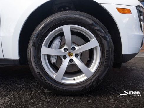 Used 2018 Porsche Macan image 42