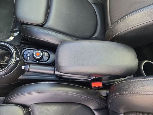 Used 2017 MINI Cooper S image 26