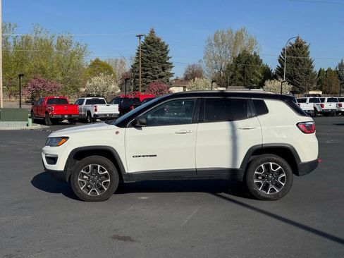 Used 2020 Jeep Compass Trailhawk image 4