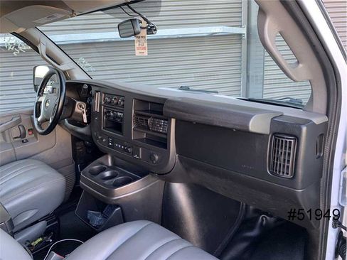 Used 2018 Chevrolet Express 2500 w/ Driver Convenience Package image 30