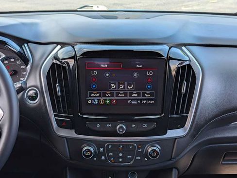 Used 2023 Chevrolet Traverse LT AWD/4WD image 24