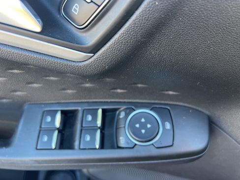 Used 2020 Ford Escape SE image 23