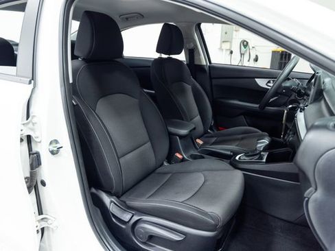 Used 2023 Kia Forte LXS image 25