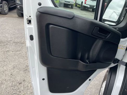 Used 2025 RAM ProMaster 2500 w/ Convenience Group FWD image 9