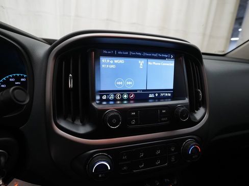Used 2020 Chevrolet Colorado Z71 AWD/4WD image 6