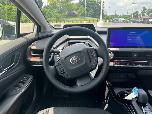 New 2026 Toyota Prius Plug-In Hybrid FWD image 18