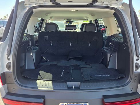 Certified 2025 Hyundai Santa Fe SEL image 7