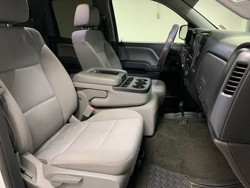 Used 2018 Chevrolet Silverado 1500 Custom w/ Custom Value Package AWD/4WD image 5