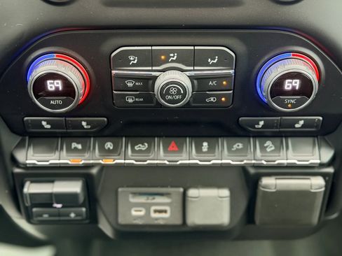 Used 2021 Chevrolet Silverado 1500 LT w/ All Star Edition Plus image 28