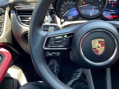 Certified 2025 Porsche Macan image 23