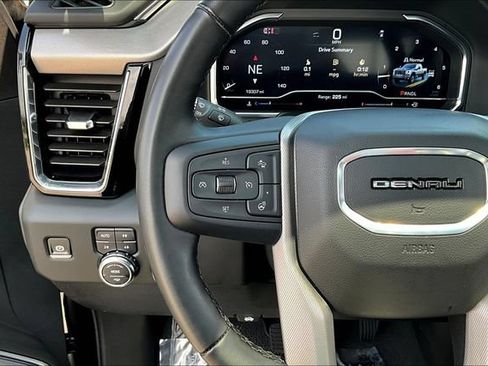 Used 2025 GMC Sierra 3500 Denali w/ Denali Reserve Package AWD/4WD image 12