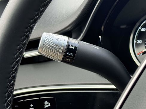 Used 2025 Genesis GV70 2.5T image 9