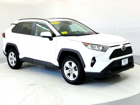 Used 2021 Toyota RAV4 XLE w/ Convenience Package AWD/4WD image 7