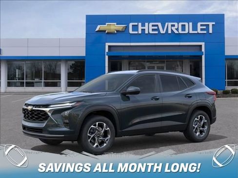 New 2026 Chevrolet Trax LT w/ Driver Confidence Package FWD image 2