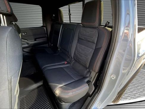 Used 2022 Nissan Frontier PRO-4X AWD/4WD image 23