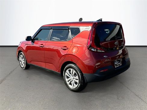 Certified 2020 Kia Soul LX image 5