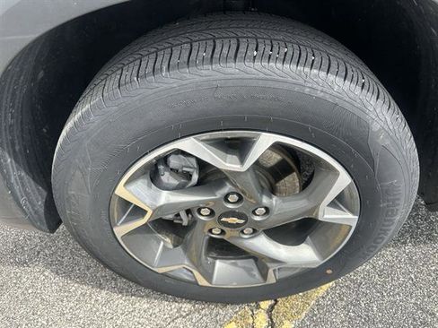 Certified 2025 Chevrolet Trax LT w/ Driver Confidence Package image 40