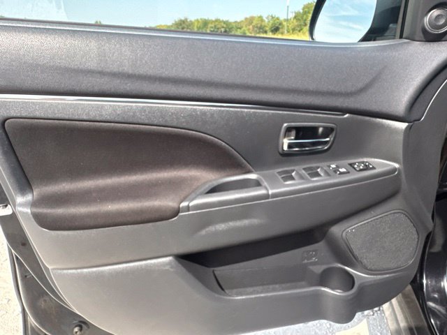 Used 2025 Mitsubishi Outlander Sport ES AWD/4WD image 14