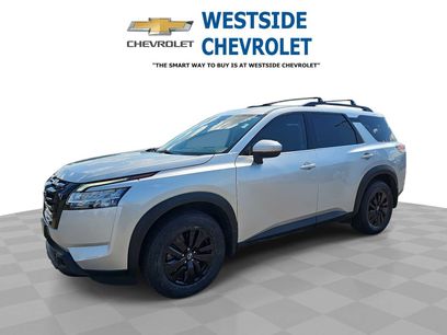 Used 2022 Nissan Pathfinder SV w/ SV Black Package