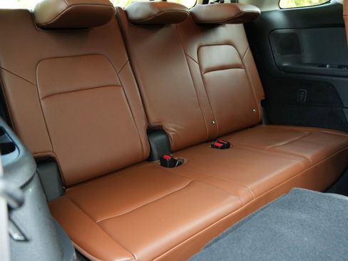 Used 2023 Nissan Pathfinder Platinum FWD image 14