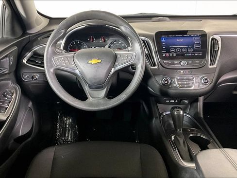 Used 2020 Chevrolet Malibu LT FWD image 4