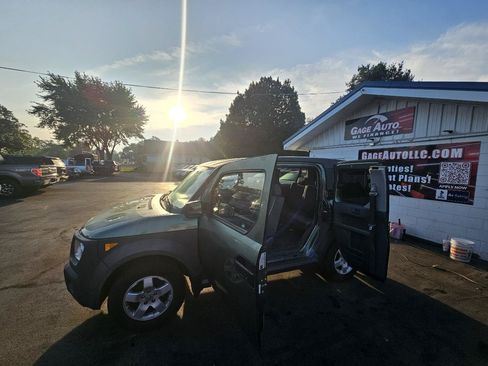 Used 2005 Honda Element EX image 24