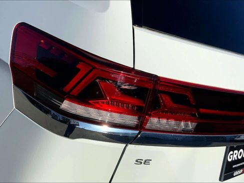 Certified 2024 Volkswagen Atlas SE image 51
