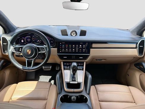 Used 2023 Porsche Cayenne GTS AWD/4WD image 16