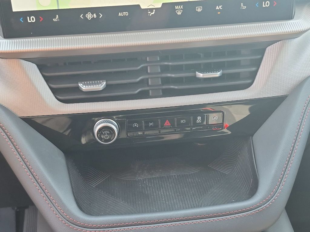 Used 2025 Ford Explorer Active RWD image 22