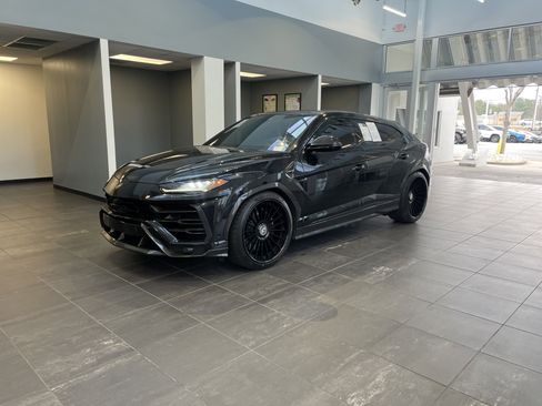 Used 2021 Lamborghini Urus image 6