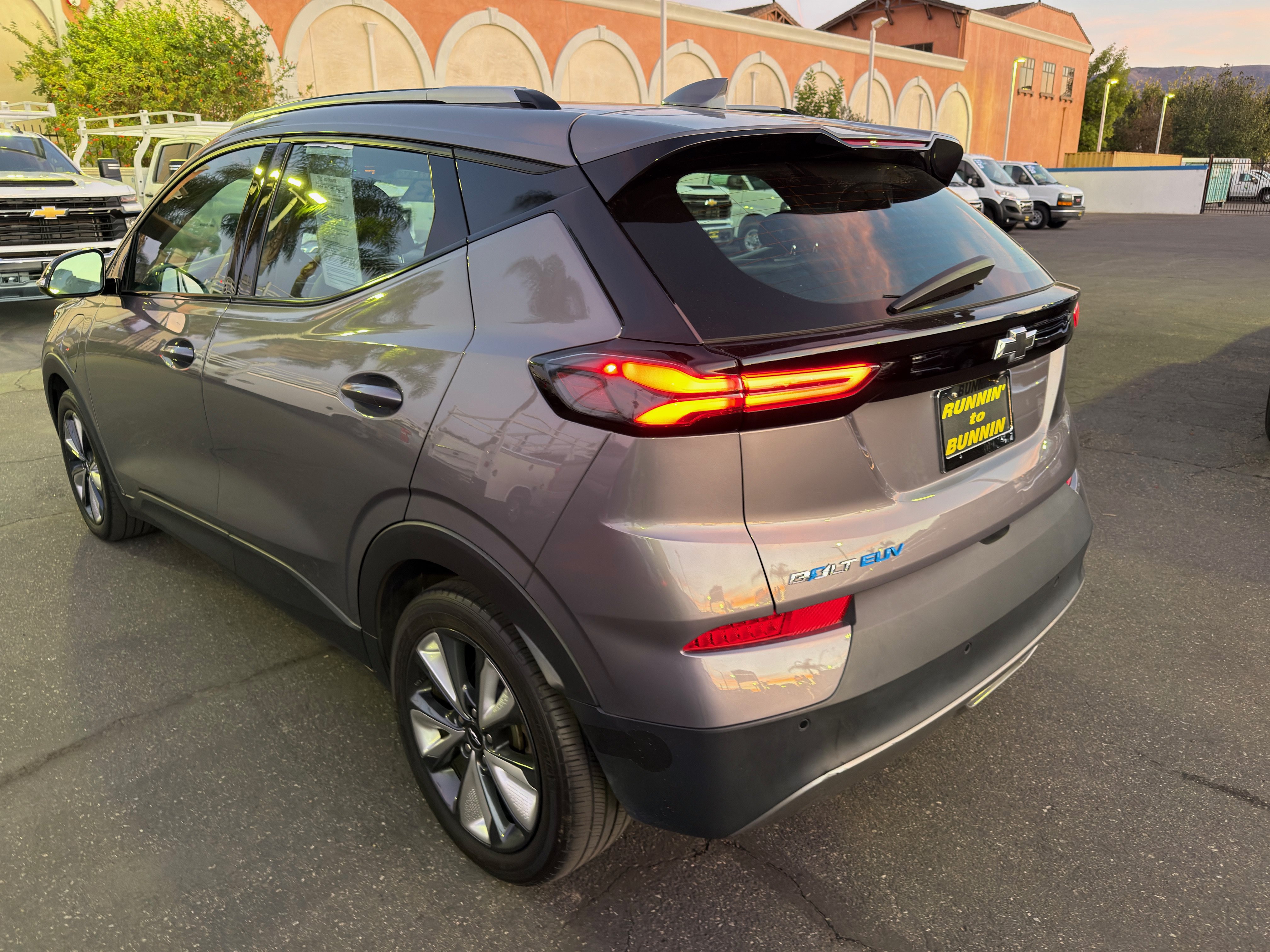 Used 2023 Chevrolet Bolt EUV LT w/ Convenience Package FWD image 6
