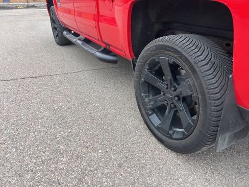 Used 2018 Chevrolet Silverado 1500 LT w/ Rally 2 Edition image 24