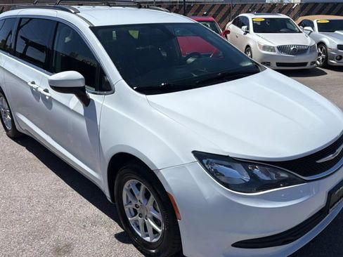 Used 2020 Chrysler Voyager Lxi image 28