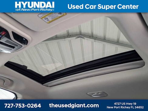 Used 2025 Subaru Outback Premium image 24