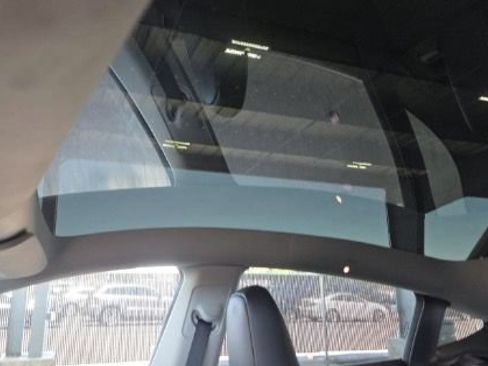 Used 2023 Tesla Model Y Long Range AWD/4WD image 4