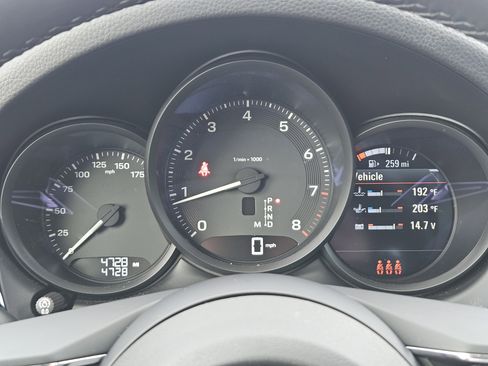 Certified 2025 Porsche Macan image 16