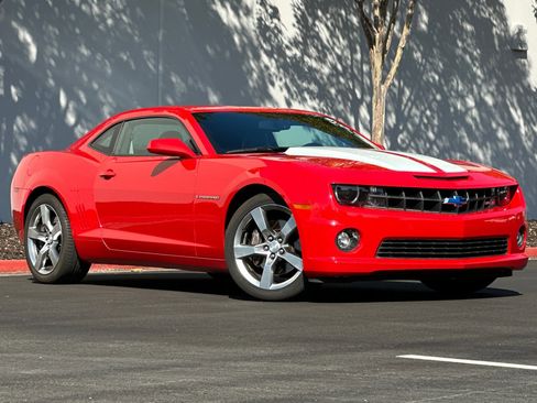 Used 2012 Chevrolet Camaro SS w/ RS Package image 2