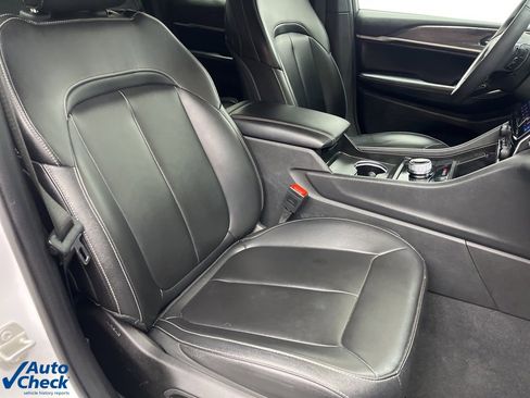 Used 2024 Jeep Grand Cherokee Limited w/ Black Appearance Package image 23