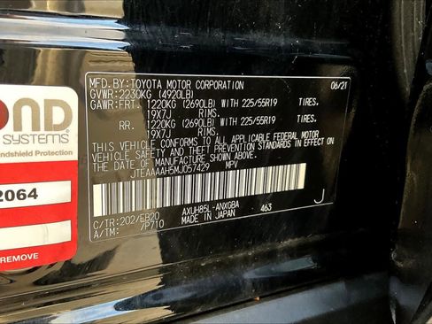 Used 2021 Toyota Venza XLE w/ Carpet Mat Package (TMS) image 34