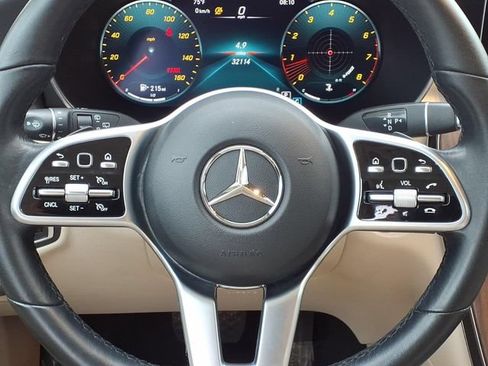 Used 2022 Mercedes-Benz GLC 300 image 8