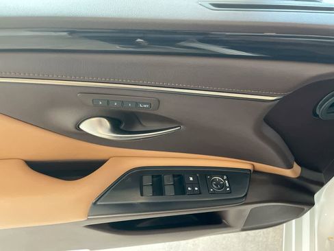 Used 2020 Lexus ES 350 w/ Premium Package image 13