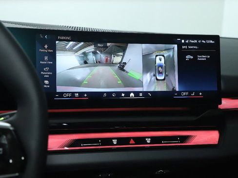 Used 2025 BMW i5 xDrive40 w/ Premium Package image 30