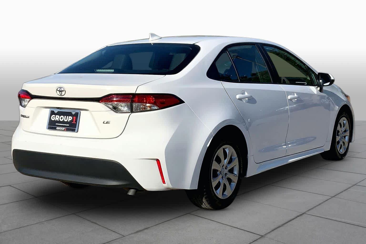Used 2025 Toyota Corolla LE FWD image 13